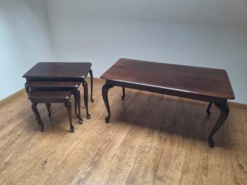 Queen Anne salontafel / mimiset 1962 in mooie staat beschikbaar voor biedingen