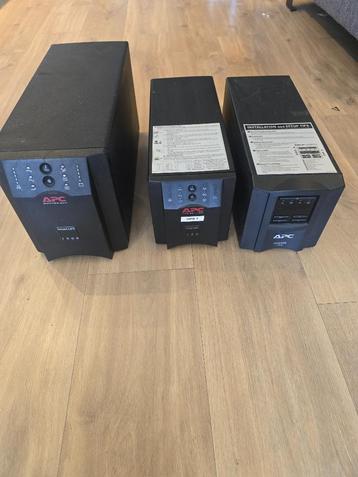 3 x APC UPS 2 x smart-ups 750 1 x smart-ups 1500 beschikbaar voor biedingen