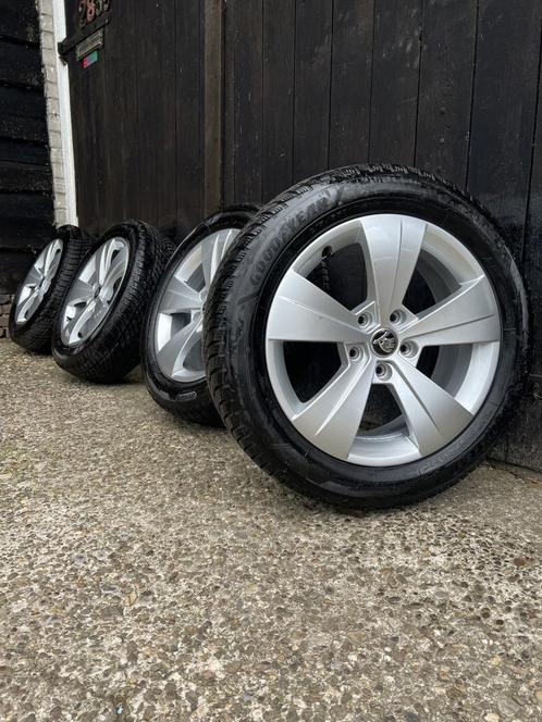 5x112 originele Skoda superb velgen 17” helios Caddy golf, Auto-onderdelen, Banden en Velgen, Banden en Velgen, Winterbanden, 17 inch