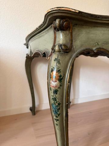 Antiek Louis XV Console Tafel / Sidetable beschikbaar voor biedingen