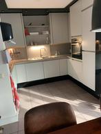 Moderne Hoekkeuken - Beige-Zwart, Huis en Inrichting, Keuken | Complete keukens, Wit, Hoekkeuken, Ophalen of Verzenden, Zo goed als nieuw