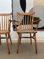 2 houten stoelen met armleuning, Ophalen of Verzenden, Zo goed als nieuw, Bruin, Eén