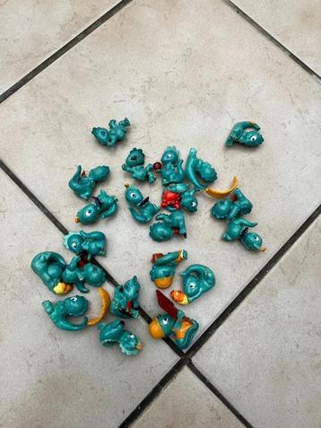 Kinder surprise Ferrero figuurtjes - Dino's beschikbaar voor biedingen