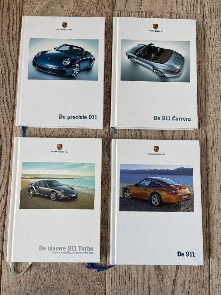 4 x Porsche 911 boeken Nederlandstalig Hardcover Brochure, Boeken, Auto's | Boeken, Zo goed als nieuw, Porsche, Ophalen of Verzenden