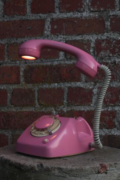 retro vintage telefoonlamp . OPZENDEN MOGELIJK !, Huis en Inrichting, Lampen | Tafellampen, Zo goed als nieuw, Minder dan 50 cm