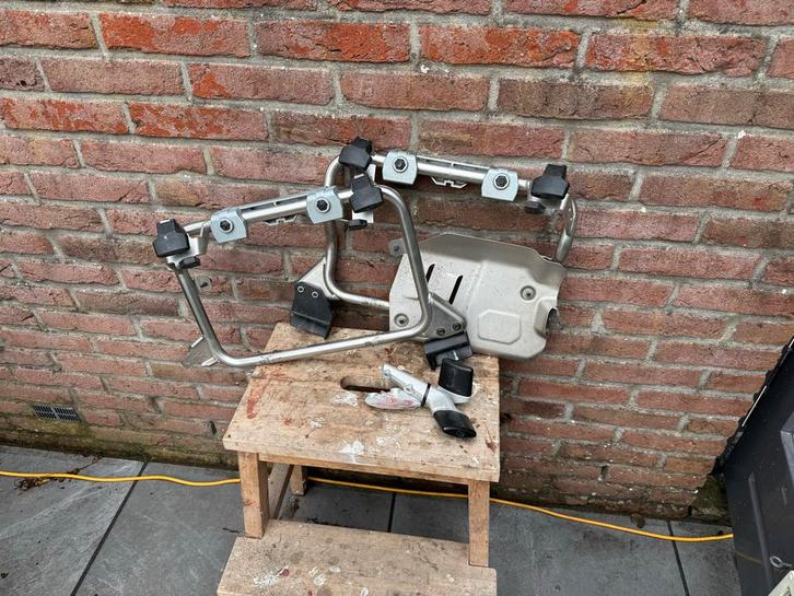 Zijkofferrek Ducati Multistrada 11-2024 gekocht, Motoren, Accessoires | Koffers en Tassen, Zo goed als nieuw, Ophalen of Verzenden