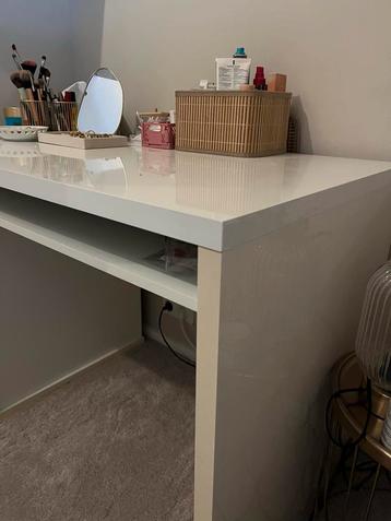 Wit bureau met 3 lades - 110x60x174 cm beschikbaar voor biedingen