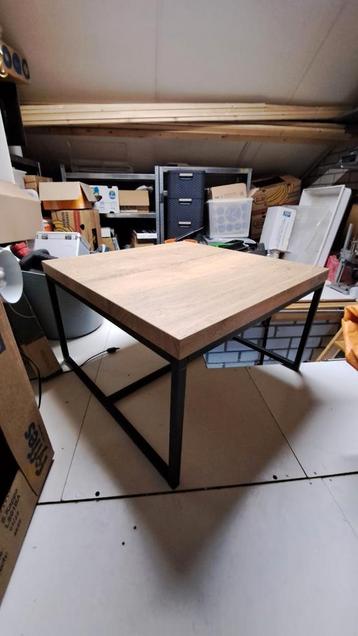 Salontafel zgan beschikbaar voor biedingen