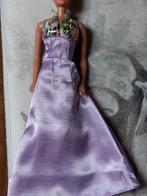 Vintage Barbie Avondjurk, met paars label jaren 90, Verzamelen, Poppen, Verzenden, Zo goed als nieuw, Kleertjes