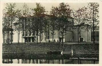 (301-083-053) Arnhem Stadsschouwburg beschikbaar voor biedingen