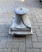 Oude Belgisch hardstenen sokkel, voetstuk, ornament, pilaar, Ophalen