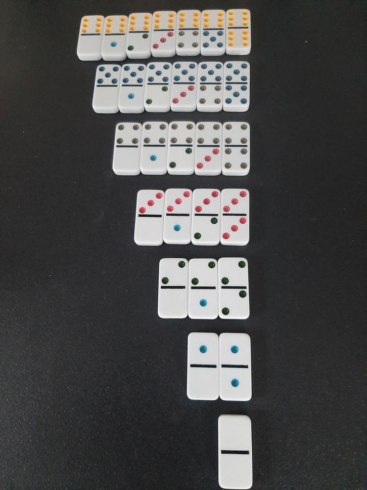 Domino double 6 grote stenen mt duidelijke gekleurde cijfers, Hobby en Vrije tijd, Gezelschapsspellen | Overige, Zo goed als nieuw