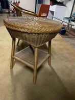 Rotan tafel, Huis en Inrichting, Tafels | Bijzettafels, Overige materialen, Minder dan 55 cm, Rond, Zo goed als nieuw