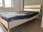 Ikea bed frame, Huis en Inrichting, Slaapkamer | Bedden, 210 cm, 140 cm, Wit, Zo goed als nieuw