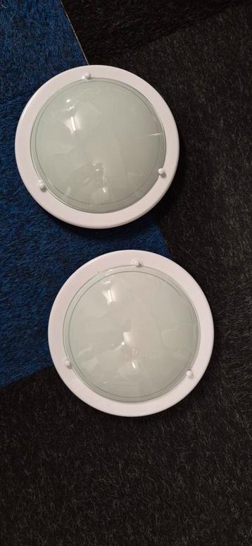 Plafondlampen 2 stuks dezelfde  beschikbaar voor biedingen