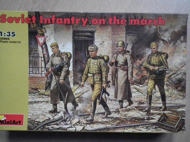 MiniArt 35002, Soviet infantry on the march, 1/35, Hobby en Vrije tijd, Modelbouw | Figuren en Diorama's, Nieuw, Figuur of Figuren