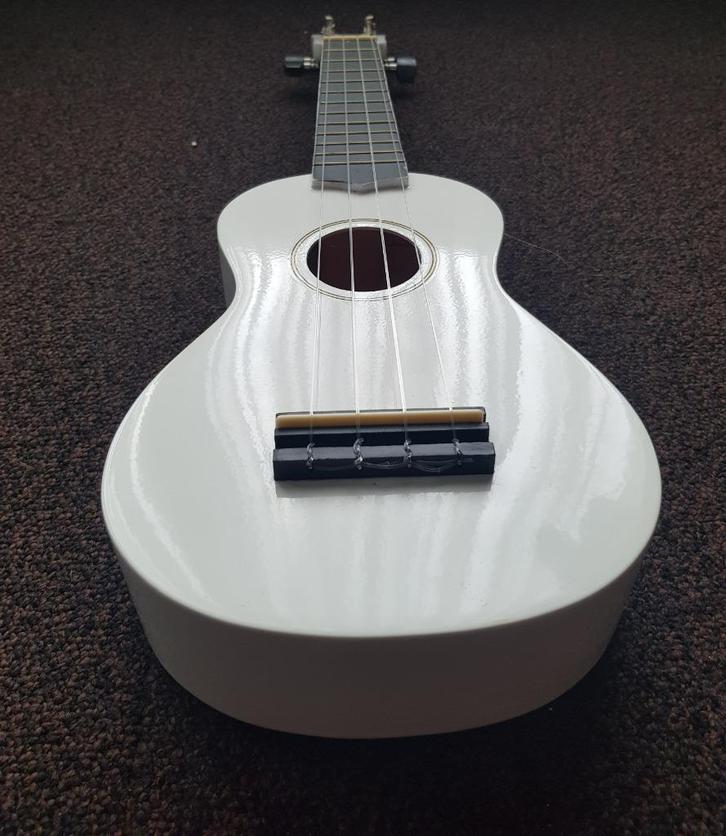 Korala Ukulele, Muziek en Instrumenten, Snaarinstrumenten | Overige, Zo goed als nieuw, Ukelele, Ophalen