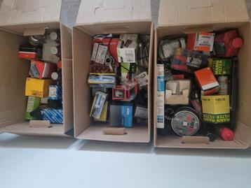 Veel onderdelen tekoop zie fotos en adv beschikbaar voor biedingen