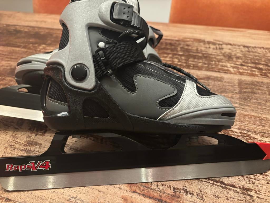 Raps V4 schaatsen  - Maat 32-35, Ophalen, Klapschaats, Gebruikt, Raps