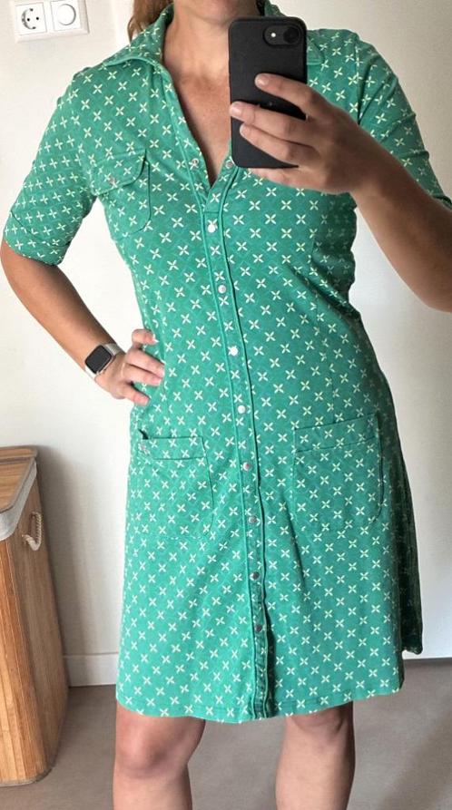 Tante Betsy snappy cross green Maat M, Kleding | Dames, Jurken, Zo goed als nieuw, Maat 38/40 (M), Groen, Knielengte, Ophalen of Verzenden
