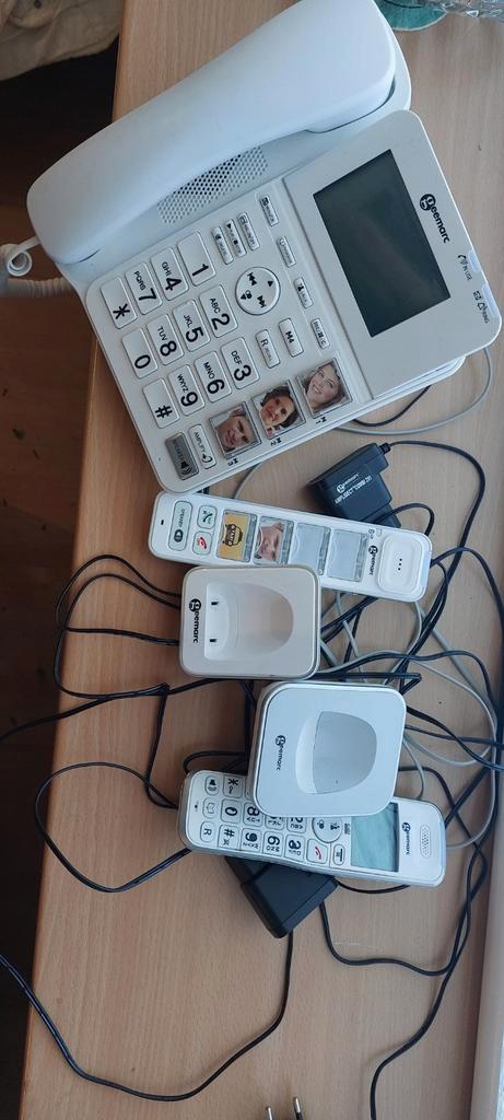 Ouderentelefoon Geemarc met fototoetsen + 2 handsets, Telecommunicatie, Vaste telefoons | Handsets en Draadloos, Gebruikt, 3 handsets