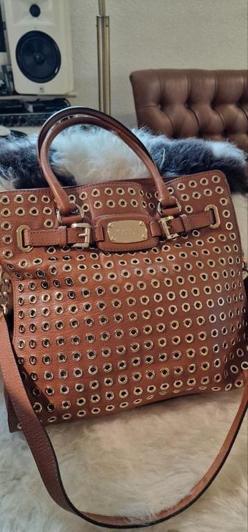MICHAEL KORS Hamilton Grommet Tan Brown – Luxe Schoudertas beschikbaar voor biedingen