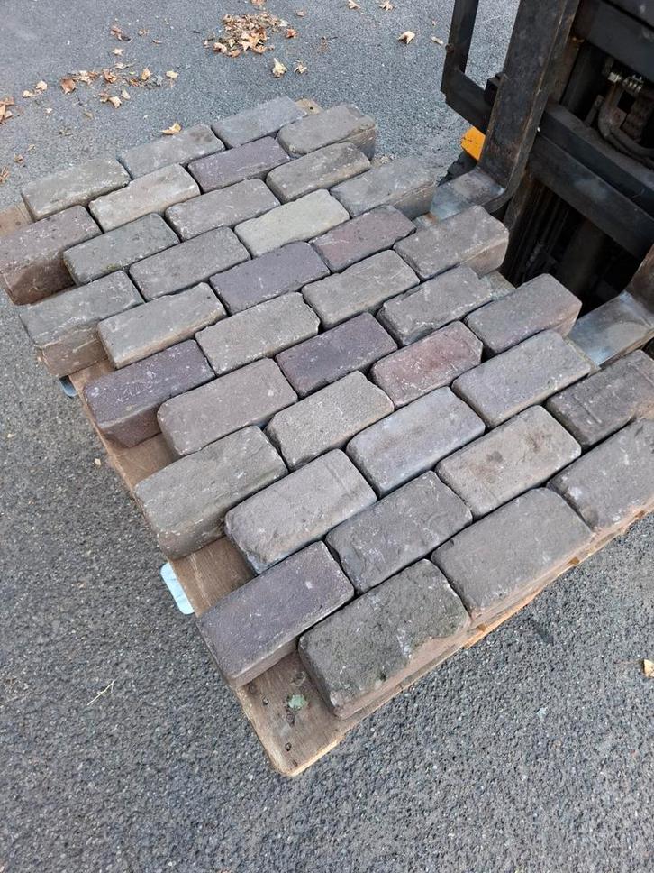 Oude gebakken keiformaat op pallets.10 duimers, Tuin en Terras, Tegels en Klinkers, Gebruikt, Klinkers, Keramiek, Ophalen