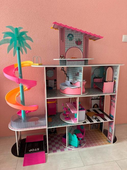 LOL poppenhuis, Kinderen en Baby's, Speelgoed | Poppenhuizen, Zo goed als nieuw, Poppenhuis, Ophalen of Verzenden
