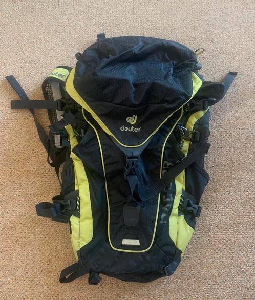Deuter Pace 28 rugzak – Zwart met lichtgroen – Lichtgewicht, Sieraden, Tassen en Uiterlijk, Tassen | Rugtassen, Zo goed als nieuw