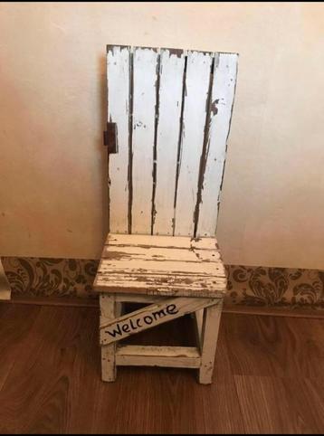 brocant stoeltje Welcome beschikbaar voor biedingen