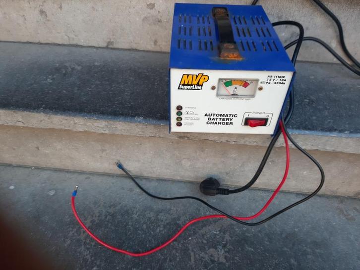 MVP SUPERLINE heavy duty 12v 18A ACCULADER, Compleet, Audio, Tv en Foto, Accu's en Batterijen, Gebruikt, Oplaadbaar, Ophalen