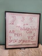 Oude merklap in lijst matglas, Antiek en Kunst, Antiek | Kleden en Textiel, Ophalen of Verzenden