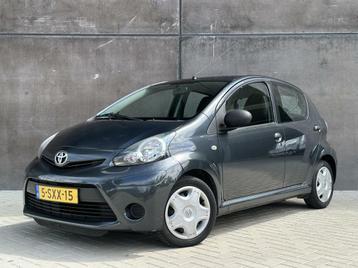 Toyota Aygo 1.0 VVT-i Now 5 Deurs | Dealer OH | Airco | Org  beschikbaar voor biedingen