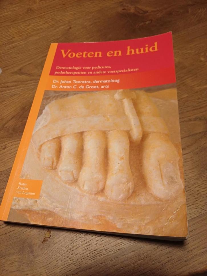Voeten en Huid - Dermatologie voor Voetspecialisten, Boeken, Studieboeken en Cursussen, Gelezen, Alpha, Ophalen of Verzenden
