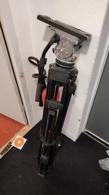 Cartoni statief (Voor de liefhebber) beschikbaar voor biedingen