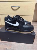 Nike Air Force 1 One '07 Zwart Wit Suède Maat 42.5 Nieuw. Or, Wit, Nike, Nieuw, Ophalen of Verzenden