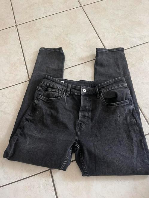 Zara Slim Spijkerbroek – Maat 44 – zwart, Kleding | Heren, Broeken en Pantalons, Zo goed als nieuw, Overige maten, Zwart, Verzenden