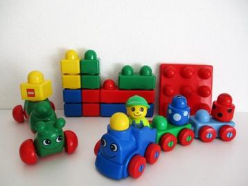duplo primo treintje blokjes onderplaatje en rups            beschikbaar voor biedingen