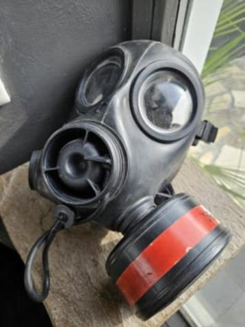 Mooie militaire gasmasker Avon FM 12 NBC in goede staat... beschikbaar voor biedingen