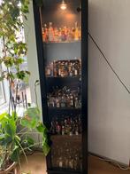 Mini drankflesjes in vitrine kast, Verzamelen, Ophalen