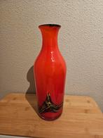 VINTAGE Rode Handgeblazen Vaas met Swirl Patroon, Ophalen