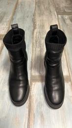 UNISA SCHOENEN MT 38, Zwart, Lage of Enkellaarzen, Ophalen of Verzenden, Zo goed als nieuw