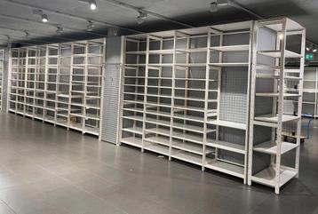 Winkelstelling magazijnstelling grootvakstelling wit metaal beschikbaar voor biedingen