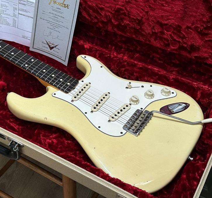 Fender Duo Tone 60's Strat met Abby Pickups Limited Edition, Muziek en Instrumenten, Snaarinstrumenten | Gitaren | Elektrisch