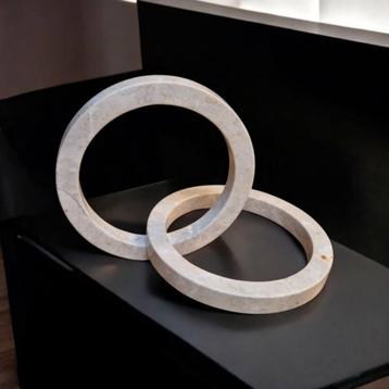 ornament marmeren ringen beschikbaar voor biedingen