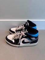 Air Jordan 1 Mid university blue Maat 42, Kleding | Heren, Schoenen, Ophalen of Verzenden, Gedragen, Sportschoenen