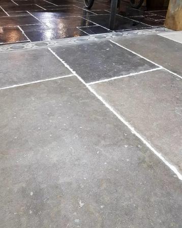 BOURGONDISCHE DALLEN BOURGOGNE GREY beschikbaar voor biedingen