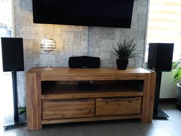 laag televisie meubel  beschikbaar voor biedingen