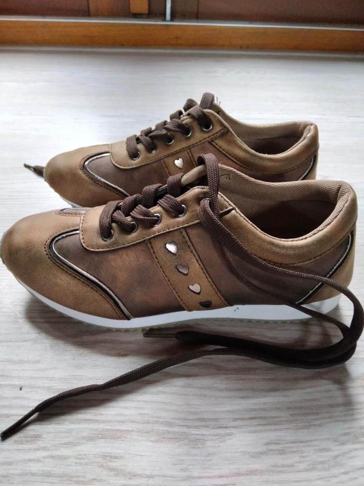 Dames Sneakers - Maat 37 -  nieuw - 💥, Kleding | Dames, Schoenen, Zo goed als nieuw, Sneakers of Gympen, Bruin, Ophalen of Verzenden