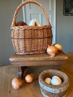 Brocante oud (klein)  draagmandje, Huis en Inrichting, Woonaccessoires | Schalen en Manden, Gebruikt, Mand, Ophalen of Verzenden